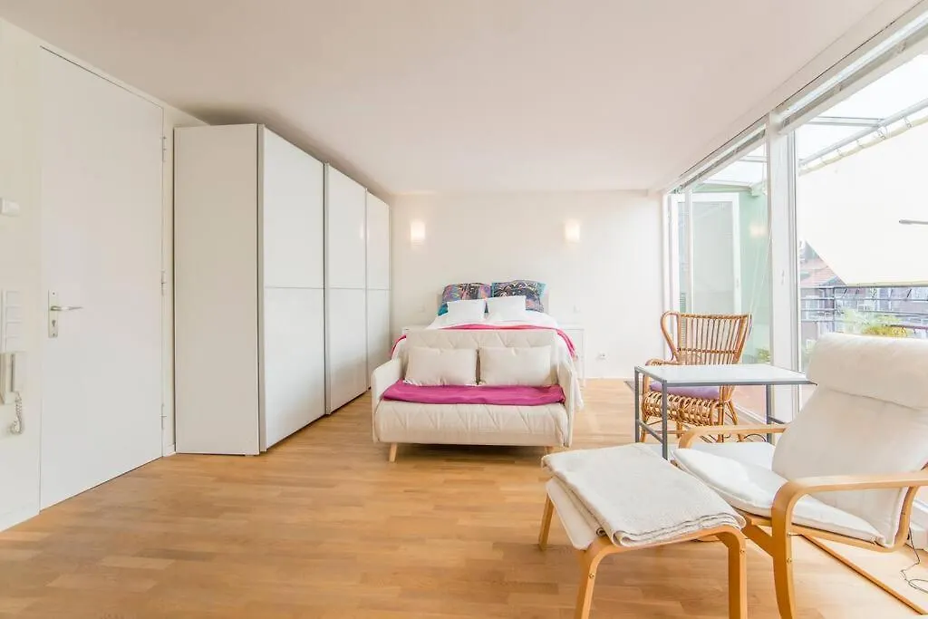 Modernes, Sonniges Appartement Im Herzen Von Duesseldorf 0*, Dusseldorf Germany
